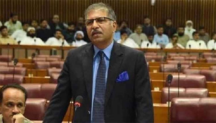 بانی پی ٹی آئی کی بہن نورین نیازی کی زندگی موت کا مسئلہ ہے، انہیں فوری رہا کیا جائے، علی ظفر