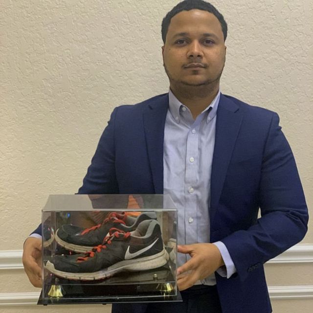 فریڈی نے اپنے والد کے لیے سمارٹ شوز بنائے تھے جن کی مدد سے وہ انھیں ڈھونڈ لیتے تھے
