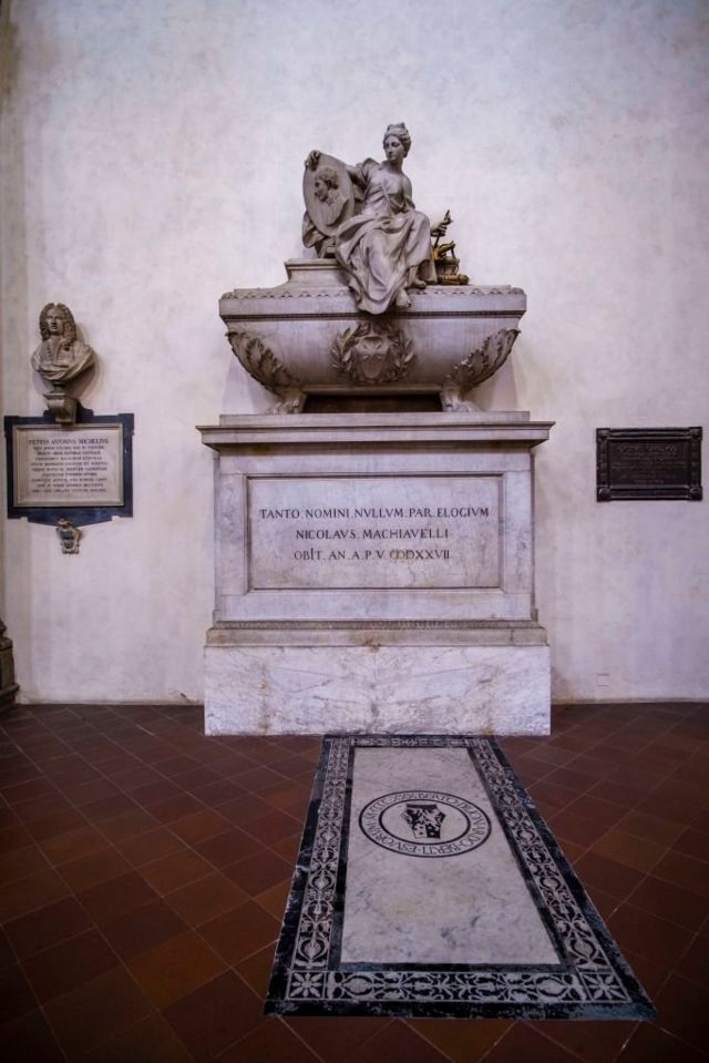 میکاؤلی کی قبر