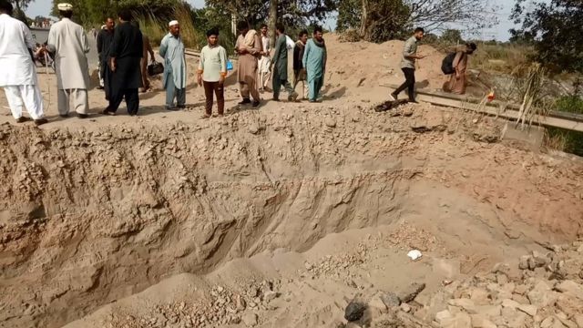 خندقیں