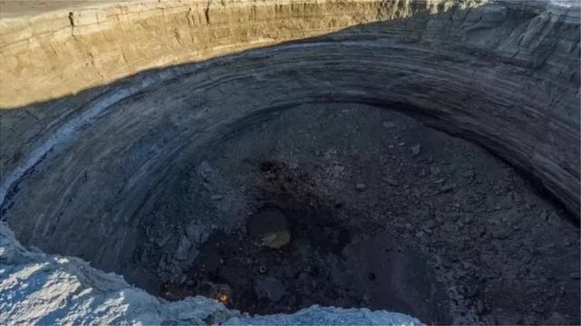 ترکمنستان کا گڑھا جسے دوزخ کا دروازہ کہا جاتا ہے