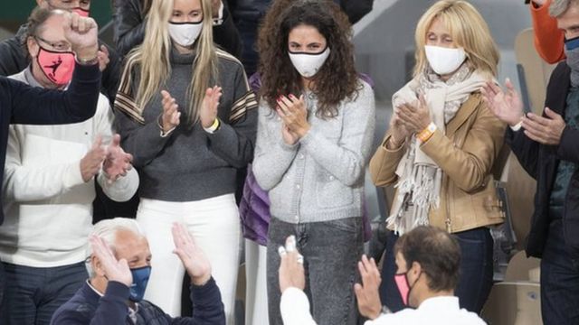 Rafael Nadal celebrates winning the 2020 French Open title with his family
