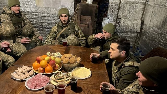 Ukrainian soldiers on the front line received a visit from the president on 17 February