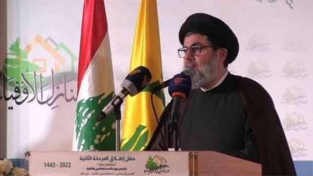 ہاشم صفی الدین (زینب سلیمانی کے شوہر کے والد) ایک 50 سالہ شیعہ عالم ہیں جو لبنانی حزب اللہ گروپ کی ایگزیکٹو کونسل کے سربراہ ہیں