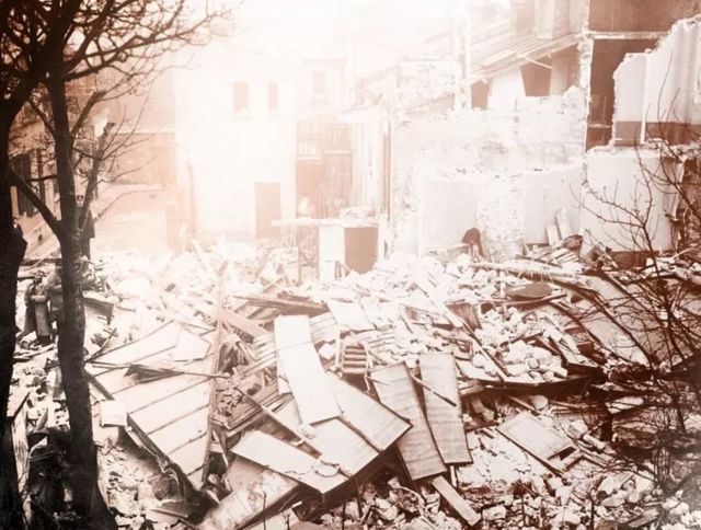 پیرس پر حملے کے بعد کا منظر