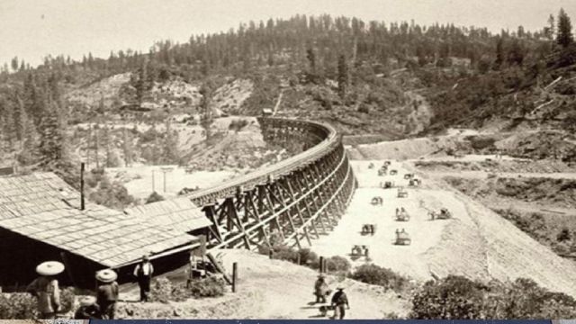 چینی مزدور انتہک محنت کرتے تھے اور مقامی مزدور ان سے جلنے لگے تھے