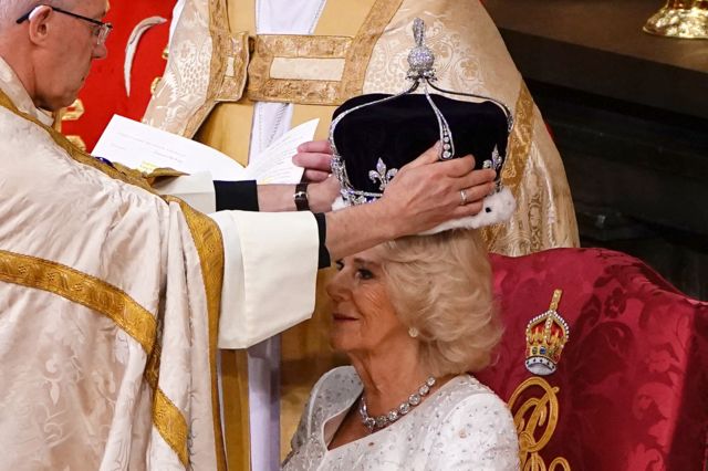 بادشاہ کی تاج پوشی