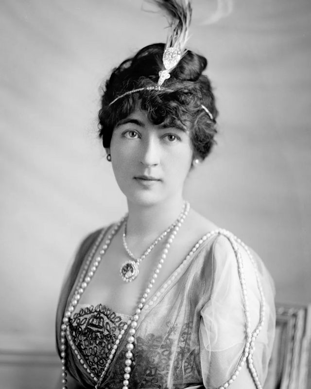 دس قیمتی اور تاریحی جواہرات