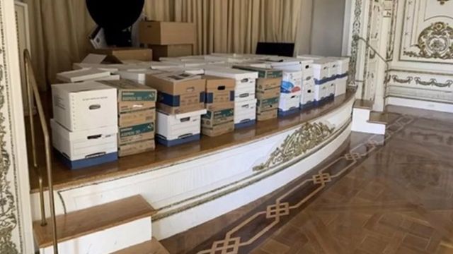 دستاویزات بال روم میں رکھے گئے