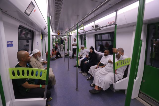 حج، میٹرو ٹرین