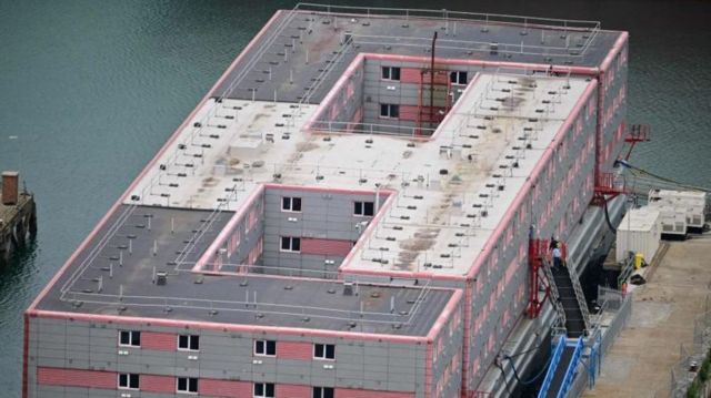 تارکین وطن کے لیے فلوٹنگ گھر