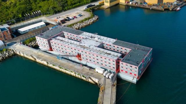 تارکین وطن کے لیے فلوٹنگ گھر