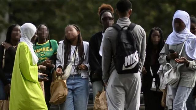 فرانس، عبایہ